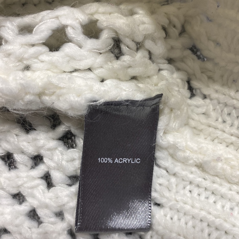 Sweater - Picture 4 of 6